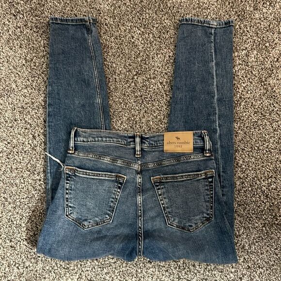 ABERCROMBIE Kids Taper Fit Jeans - Picture 7 of 8
